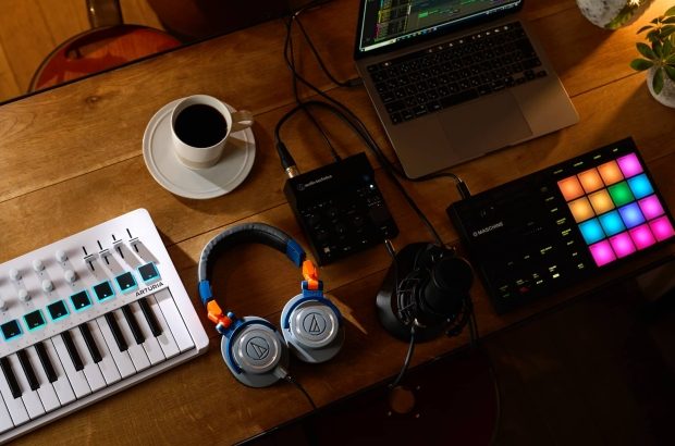 ATH-M50x LAB_lifestyle_3