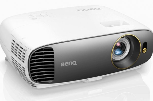 Teleurgesteld inhoud zak Review: BenQ W1700 Ultra HD HDR projector | FWD