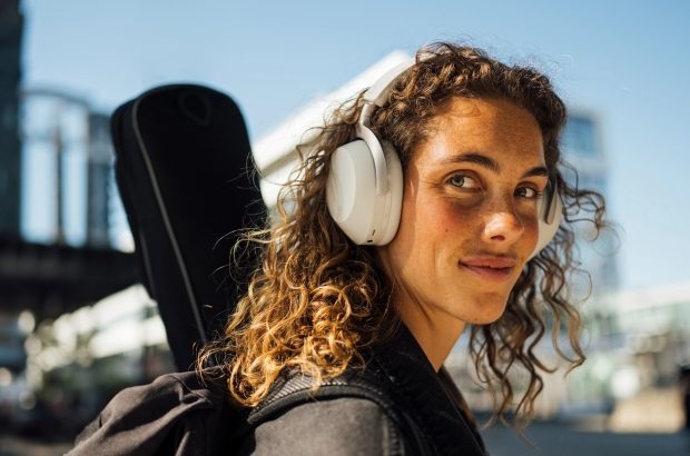 Beyerdynamic AVENTHO 300 lifestyle