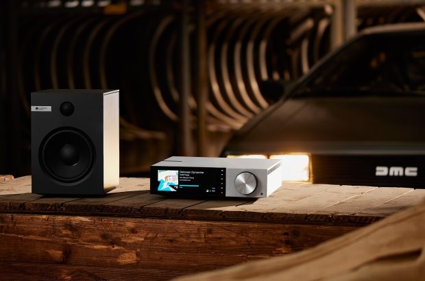 Cambridge Audio Evo 150 DeLorean Edition