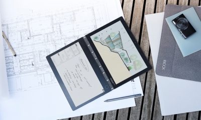 Dual_screen_dislay_with_E_Ink_Yoga_Book_C930_body
