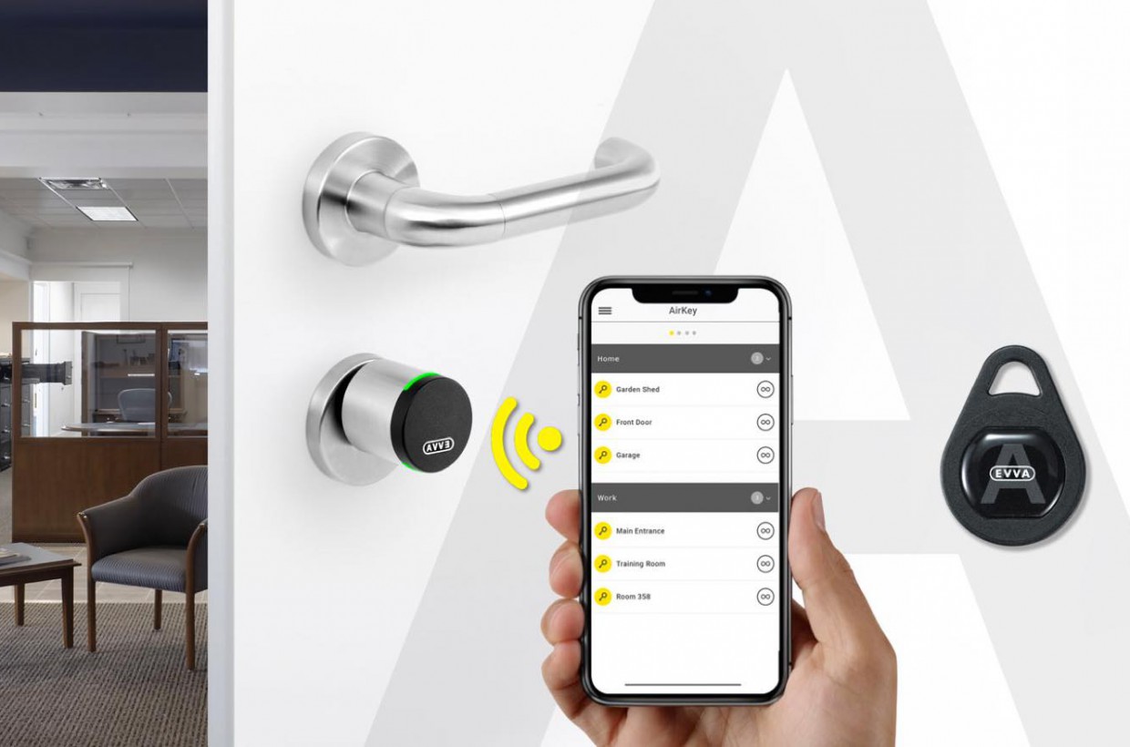 EVVA AirKey elektrisch deurslot dat te bedienen is met je smartphone FWD