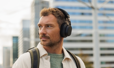 Fairbuds XL 2025 lifestyle-2