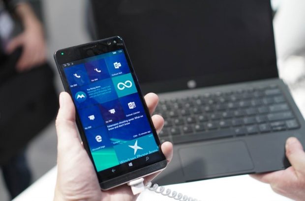 HP-Elite-X3-met-laptop-2