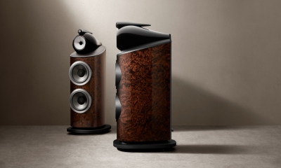 High–B&W – 801 D4 Signature California Burl Gloss – Beauty 2