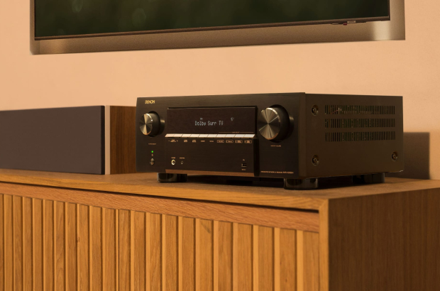 High–Denon AVR-X2900 Black lifestyle 14