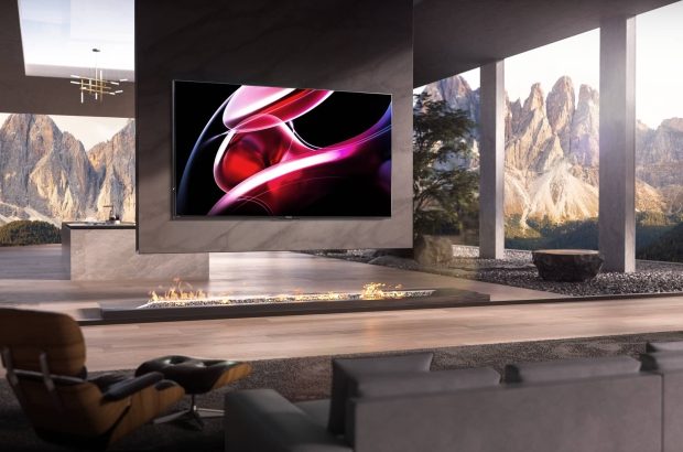 Hisense-85UXKQ-Lifestyle