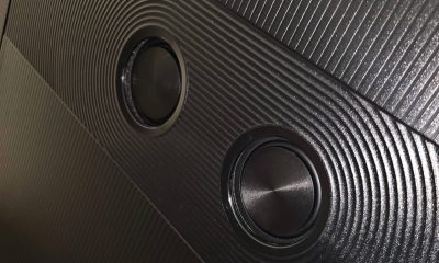 Hisense-85UXKQ-woofers