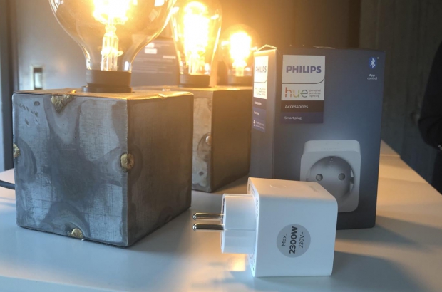 Nieuw Philips Hue: Smart plug stekker) en Smart button | FWD