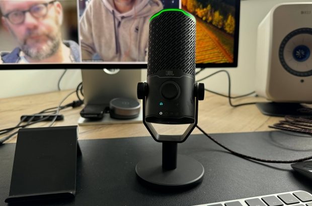 JBL Quantum Stream Studio