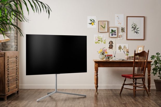 LG-OLED65G1RLA-Lifestyle2