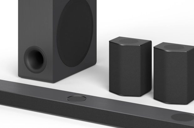 LG S95QR soundbar 1