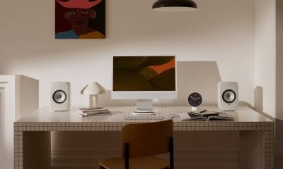 LSX II LT_Stone White_with desktop