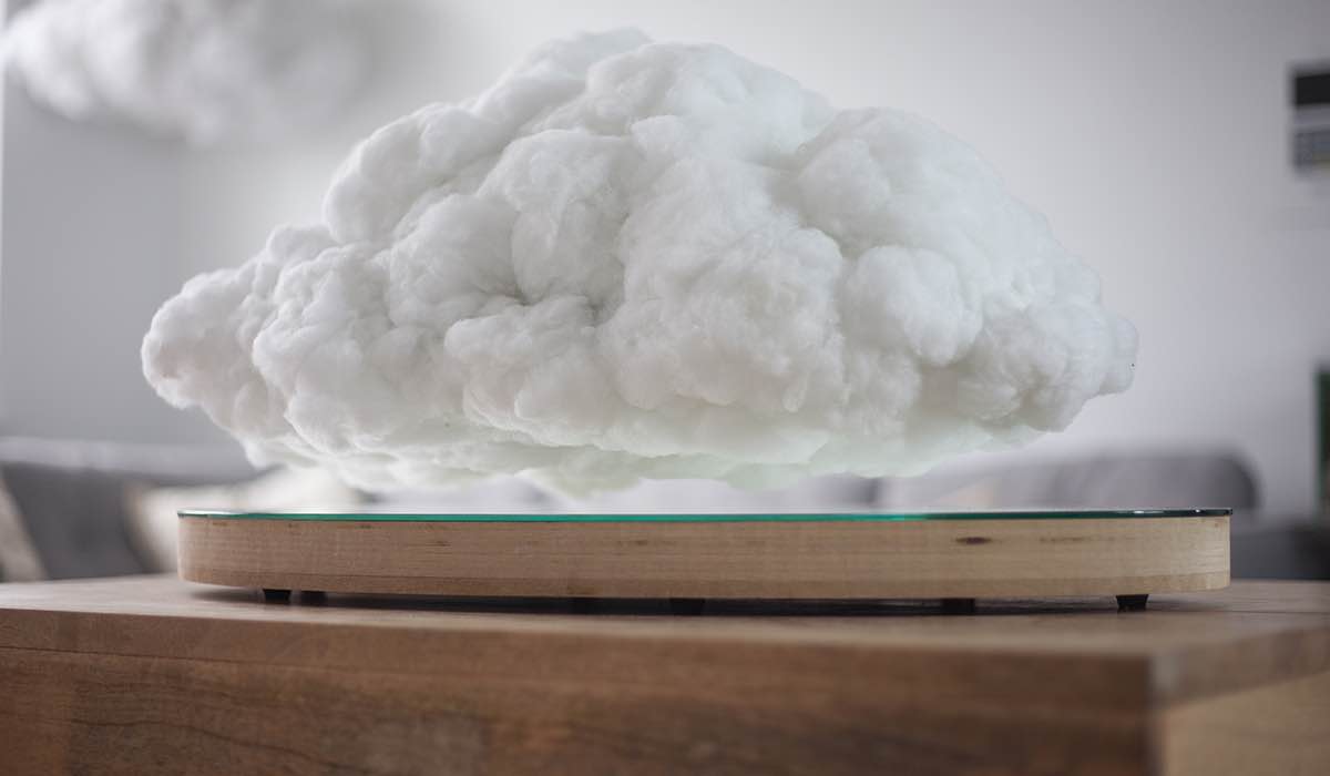 Azijn Jonge dame getuigenis Making Weather is een zwevende speaker in de vorm van een wolk | FWD