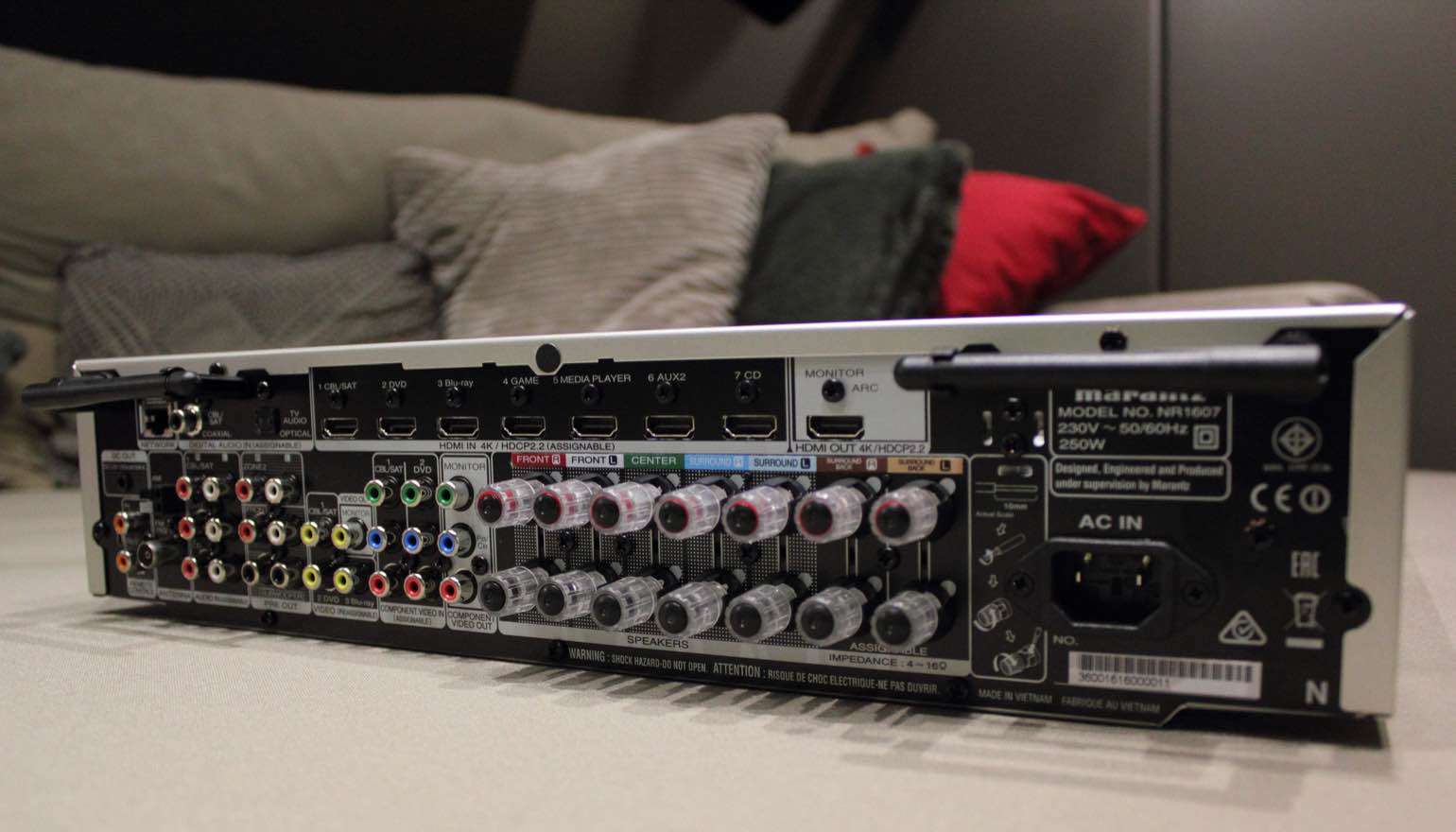 Review Marantz NR1607 avreceiver met slank design FWD