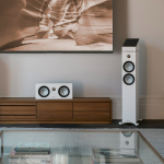 Monitor Bronze 300 7G_LIFESTYLE_AV_1