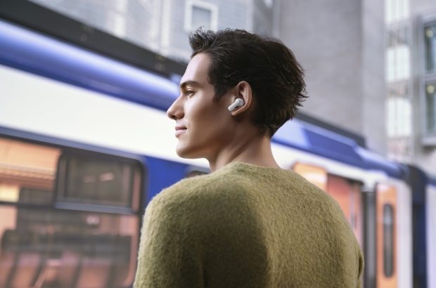 Oppo Enco Air 4 Pro lifestyle