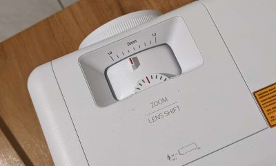 Optoma_UHZ50-zoom-shift