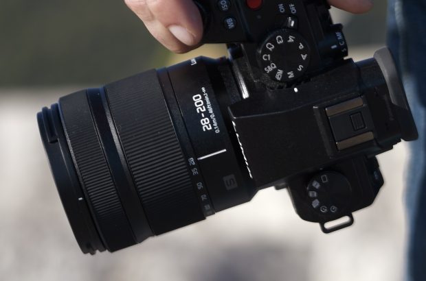 Panasonic LUMIX S 28-200mm F4-7.1 MACRO O.I.S.