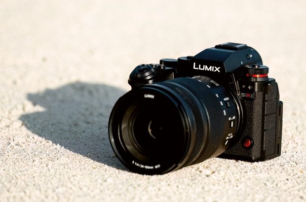Panasonic Lumix S1RII_lifestyle-image