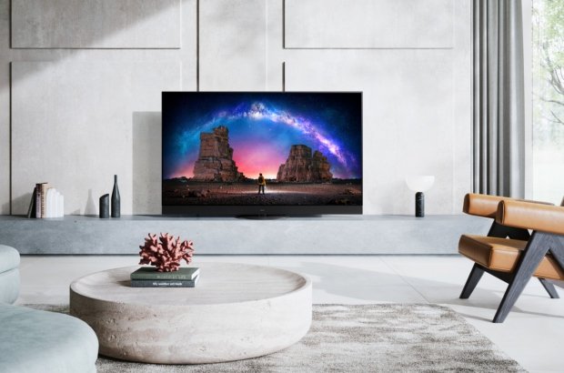 Panasonic-TX65JZW2004-Lifestyle