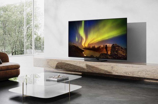 Panasonic_TX55LZW984-lifestyle