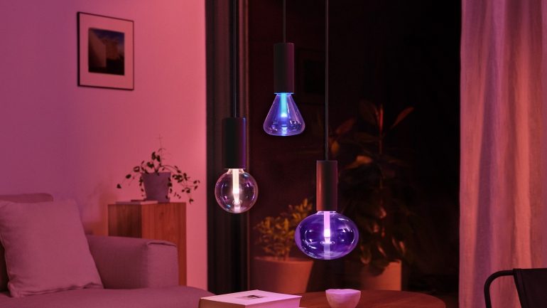 lade Vrijgevigheid vanavond Philips Hue introduceert Lightguide-lampen en Lightstrip voor je monitor |  FWD