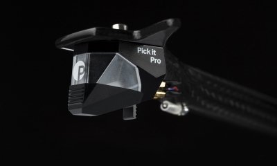 Pick-it-Pro-with-cover-lifestyle