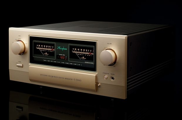 Poulissen-Accuphase_E-5000_front_right