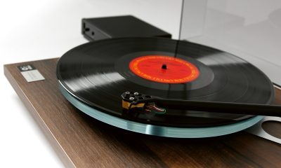 Rega Planar_3_50th_playing_neo_hero2