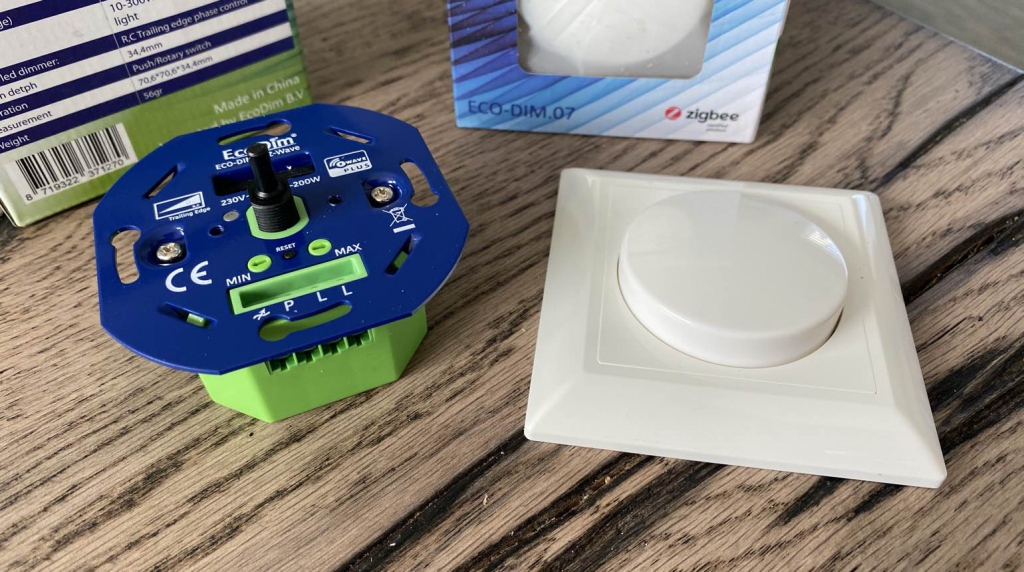 Review EcoBright EcoDim smart led dimmer met ZWave of ZigBee FWD