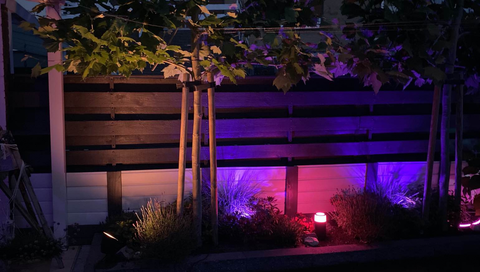 Review Philips Hue Lily XL grote spot voor in de tuin FWD