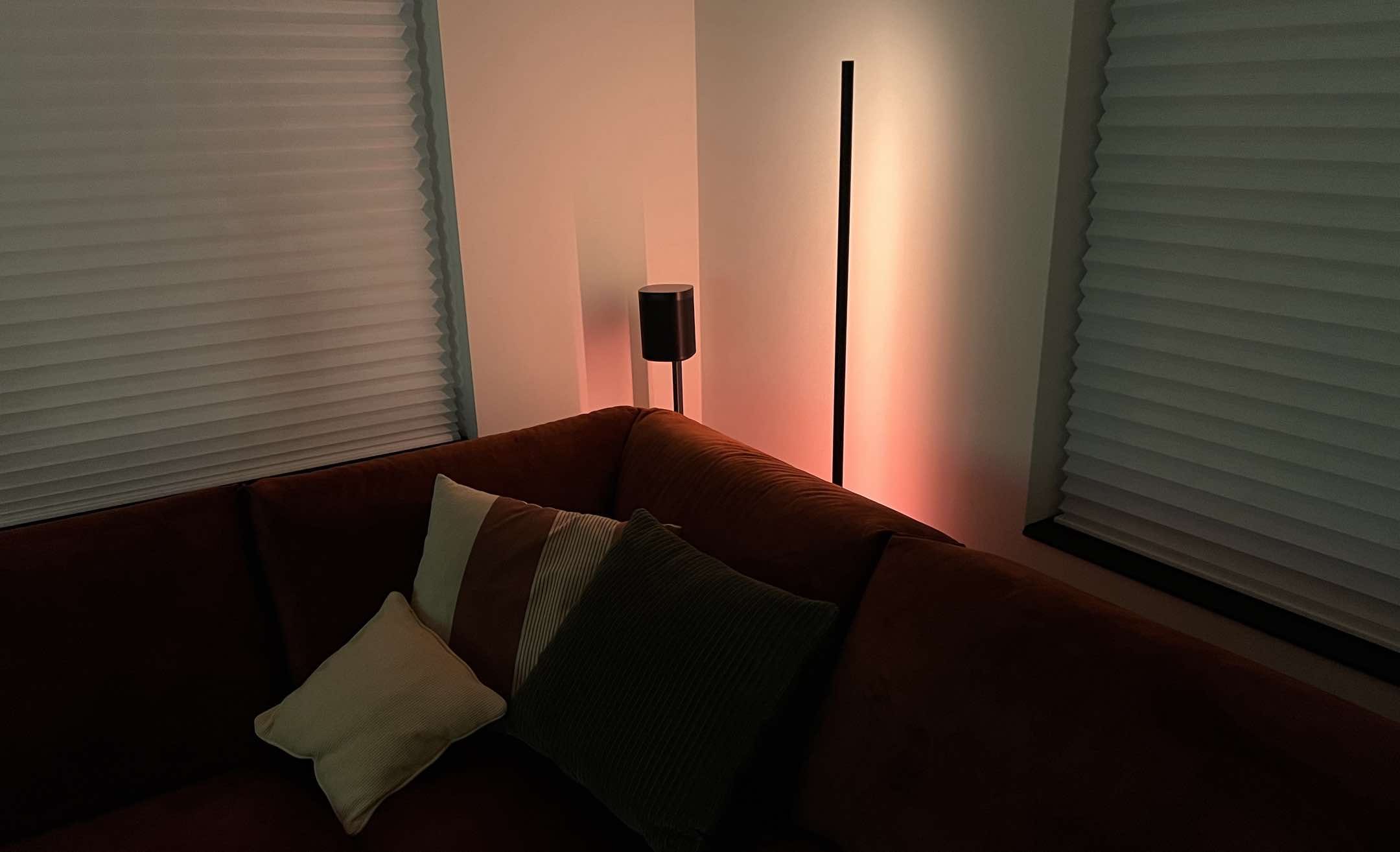toelage Anekdote ergens Review: Philips Hue Gradient Signe vloerlamp | FWD