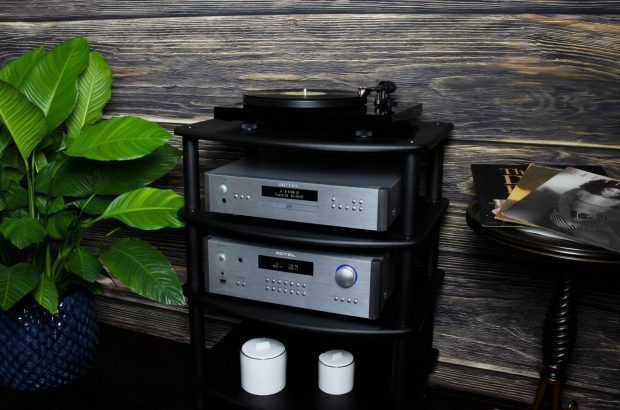 Rotel RA-1592MKII Lifestyle