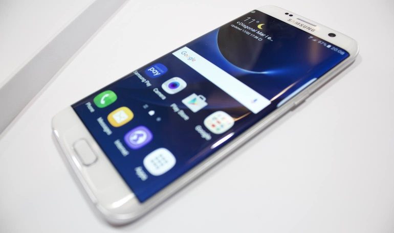 Sociaal Commissie Kwelling Samsung Galaxy S7 Edge kopen: pre-orders van start | FWD
