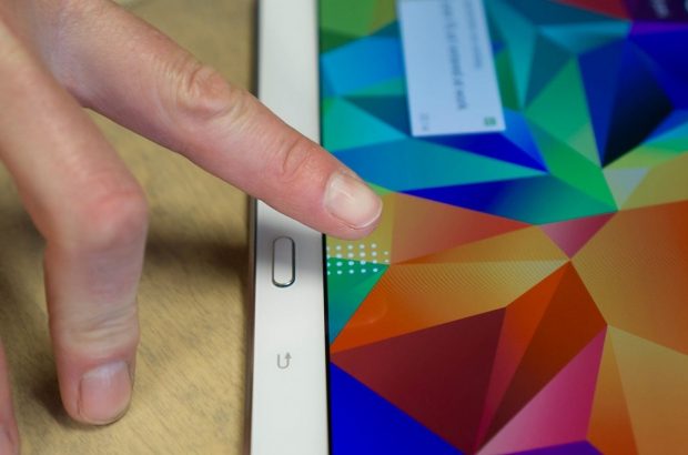 Samsung-Galaxy-Tab-S-review-scanner