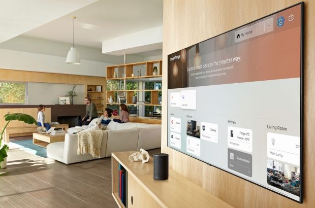 Samsung-QE49Q70R-lifestyle