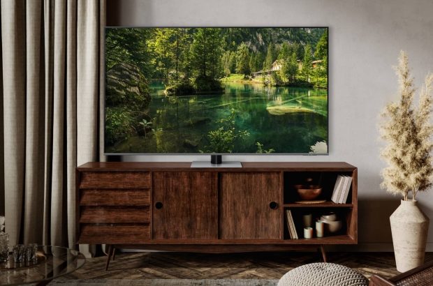 Samsung-QE65Q74C-lifestyle