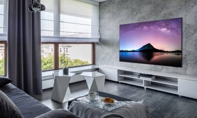 Samsung-QSE55S95D-lifestyle