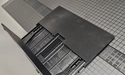 TCL-85C9K-kabelmanagement