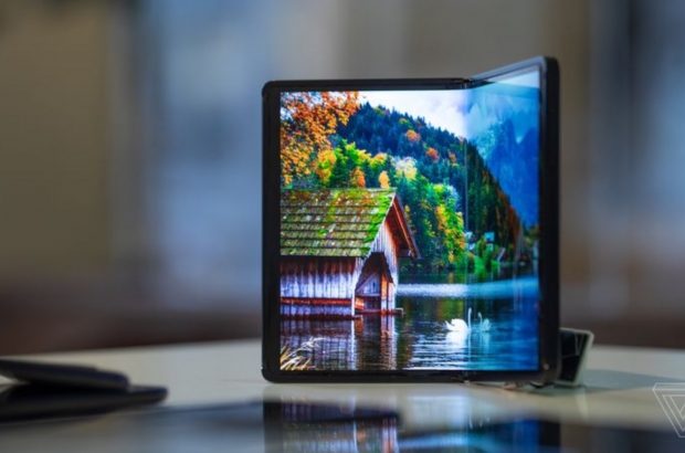 TCL opvouwbare telefoon (1)