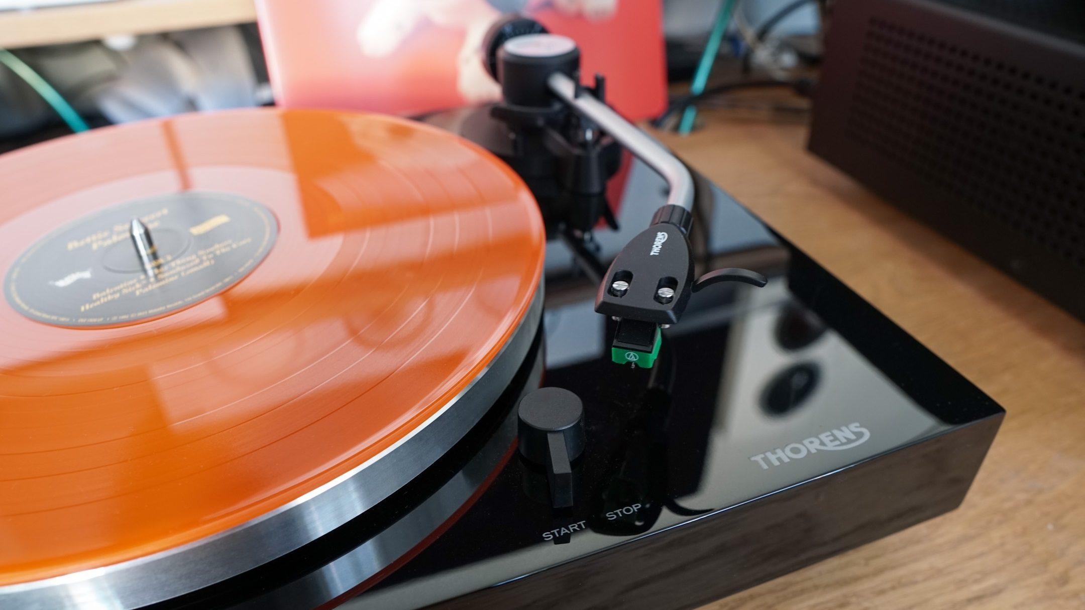 Review: Thorens TD 204 – Flexible with a nose for detail