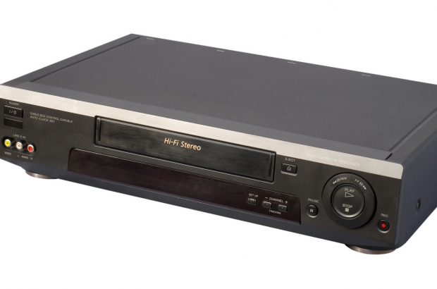 hoorbaar opwinding strategie Laatste fabrikant stopt met productie VHS-videorecorders | FWD