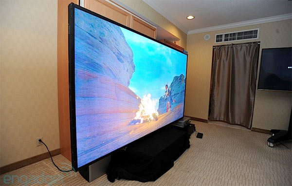 toont 110 inch Ultra TV met dollar prijskaartje | FWD