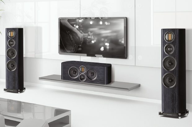 Wharfdale_EVO4.4 Black Lifestyle_5