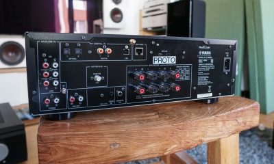 Yamaha R-N800A aansluitingen