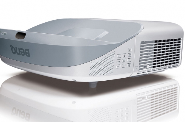 benq-MW883UST