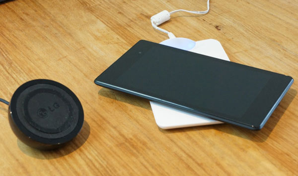 Waarnemen Moderator religie Review: Nieuwe Nexus 7 draadloos opladen met Qi universele opladers | FWD