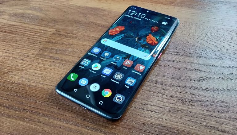 verlies uzelf knuffel Overjas Review: Huawei Mate 20 Pro - nieuwe features zorgen voor te hoge prijs | FWD