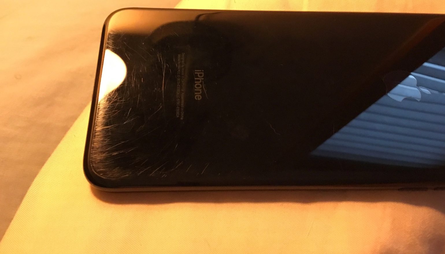 geluid In zoomen Groenten Zo ziet de iPhone 7 Jet Black eruit na een paar maanden | FWD